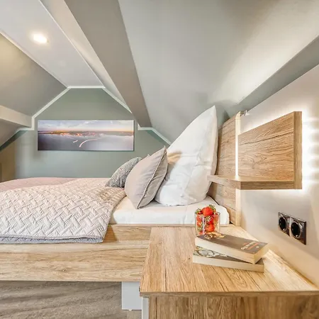 Strandstrasse 16 - 6 * זינקסט