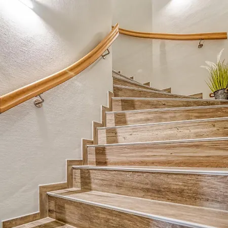 Strandstrasse 16 - 6 * זינקסט